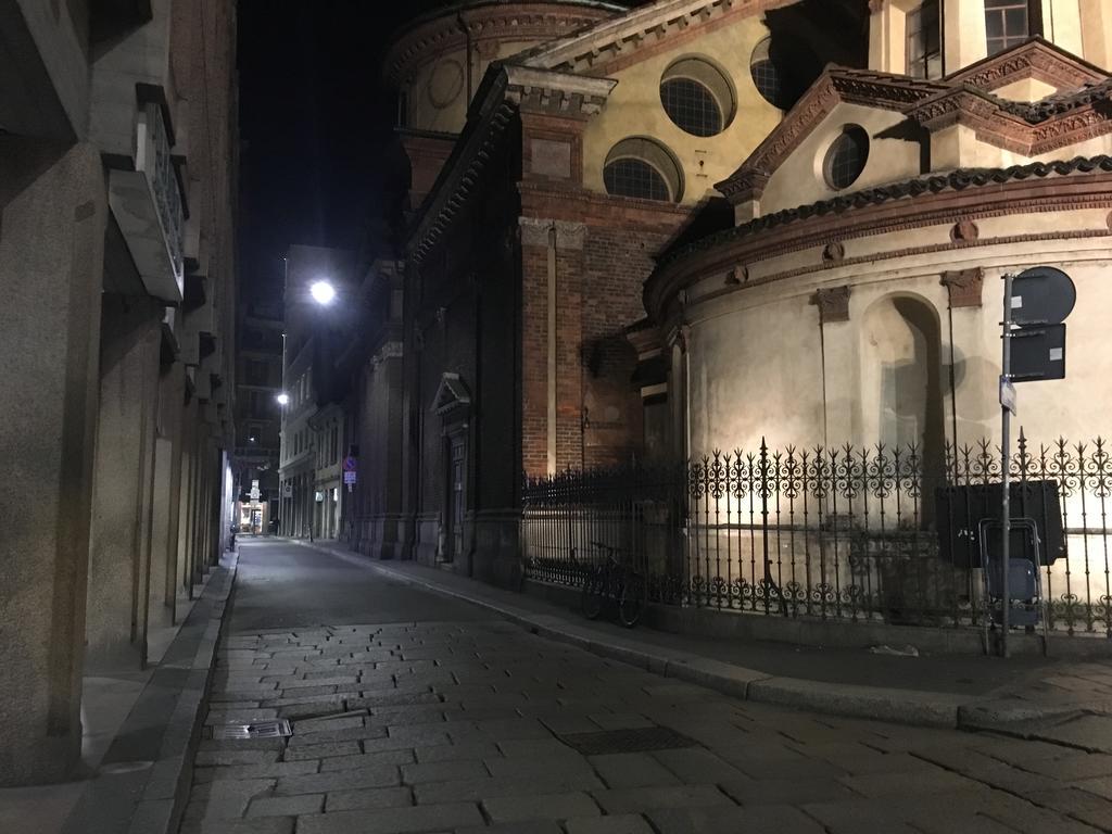 Kibilu - Via Falcone - City Centre - Duomo Мілан Екстер'єр фото